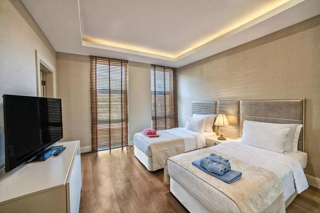 voguebodrum_shabaviz (7).jpg